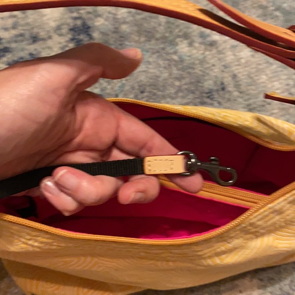 Dooney & Bourke yellow handbag - Picture 3 of 8